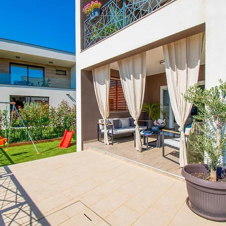 Villa Serenita Istrien,medulin - By Istrabook *